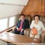 Le couple présidentiel inaugurant le fauteuil du New Air Force One (...)